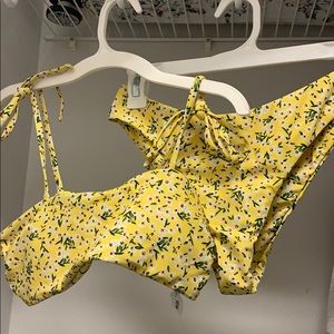 Super cute tie shoulder bikini set!!